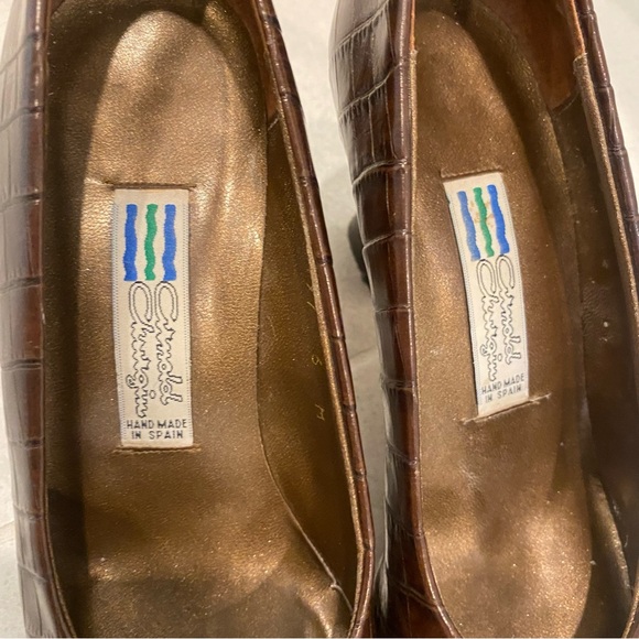 Two inch leather Arnold Churgin vintage heels 🇨🇦 Barely worn/like-new - Picture 2 of 3